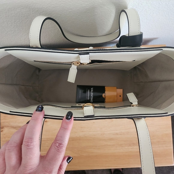 Valentino by Mario Valentino Prince Magnus leather tote - Picture 4 of 5